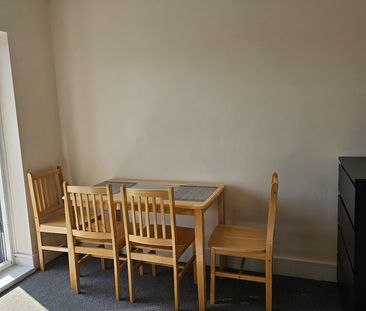 Room in a Shared Flat, Campbell Court, NW9 - Photo 1