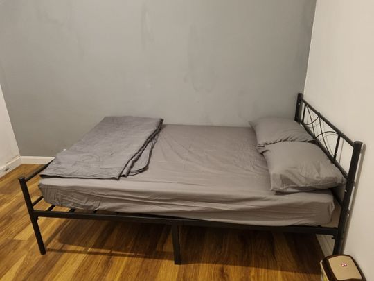 Room in a Shared House, Durham Road, E16 - Photo 1