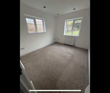 Alexandra Grove, N12 8HE, London - Photo 2