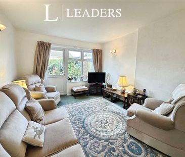 2 bedroom bungalow to rent - Photo 2