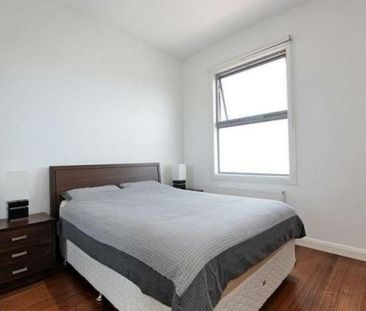 SINGLE LEVEL BEAUTY! - Photo 1