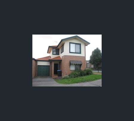 2/3 Owens Avenue, Glen Waverley, Vic 3150 - Photo 2