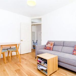 1 bedroom flat in Angel - Photo 2