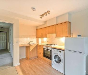 Spire View, Salisbury, SP2 - Photo 6