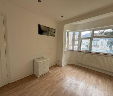 4 bedroom terraced house to rent - Photo 3