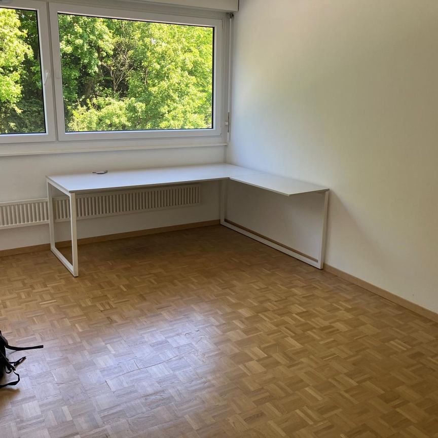 Appartement de 5 pièces et d'environ 115m2, situé au 3ème étage. - Foto 1