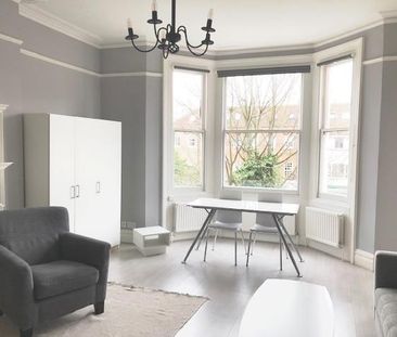 Studio to rent - Photo 3