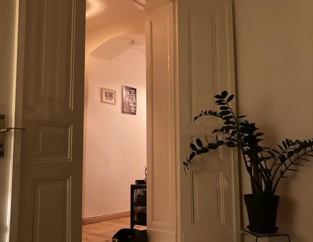 Tauschwohnung Landeseigene: Biete schöne 2 Zimmer Altbau F-Hain - Foto 1