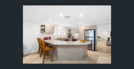 Modern Family Living - 13.3kW Solar + 15kW Battery Included - Photo 5