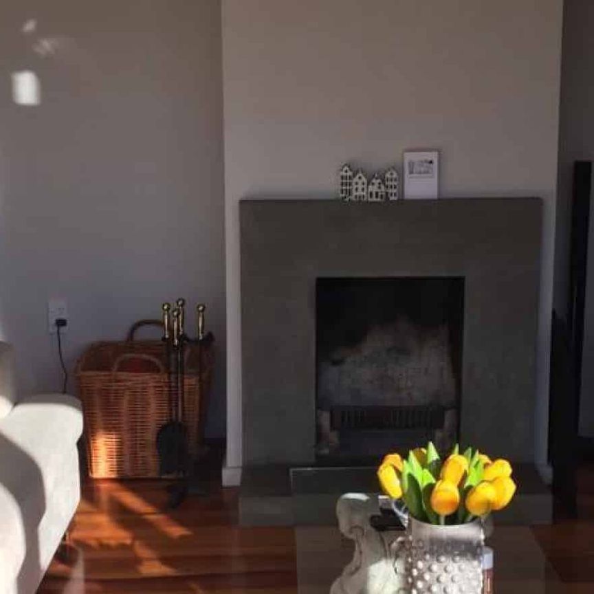 Charming 3-Bedroom Weatherboard Home in Ellerslie - Photo 1