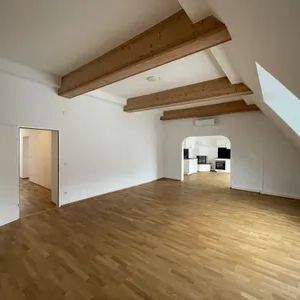 LOFTARTIGE DACHGESCHOSS-WOHNUNG -- 5 ZIMMER -- BALKON/RUHELAGE/KLIMA/U-BAHN! - Photo 3