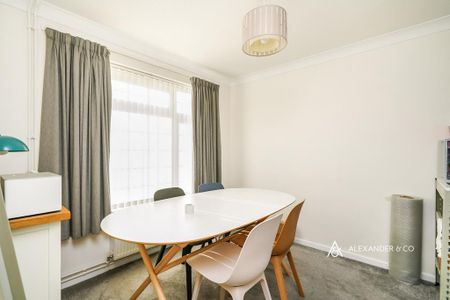 3 bedroom terraced house to rent - Photo 3