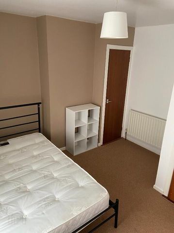 Parkgate Parade, Belfast, BT4 1ET - Photo 4