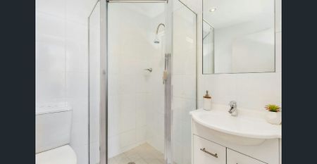 Luxurious Split Level 2B 2B 1C Town House Style Apartment – 15 mins from city - Photo 5