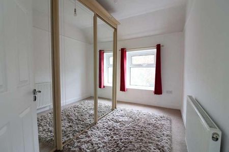 Manton Drive, Luton, Bedfordshire, LU2 - Photo 3