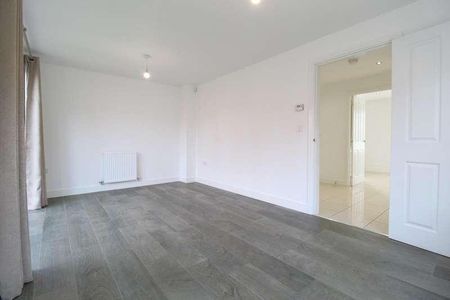Stammers Way, Bishops Tachbrook, Leamington Spa, CV33 - Photo 2