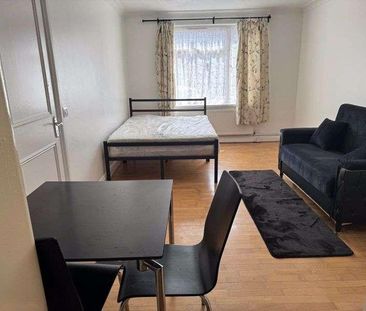 Nelson Road, Stanmore, Middlesex, HA7 - Photo 3