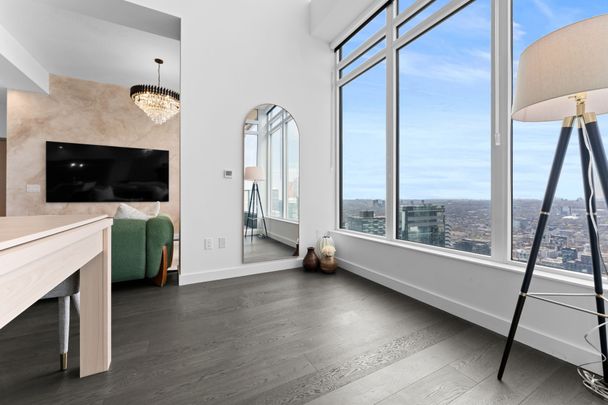 For Lease - 1 Concord Cityplace Way Unit# PH7001, Toronto, Ontario - Photo 1