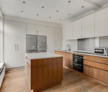 3 Bedroom Flat To Let - Photo 1