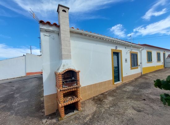 Casa Térrea T1 Zona calma totalmente renovada. Arrendamento de Outubro a Maio - Photo 1