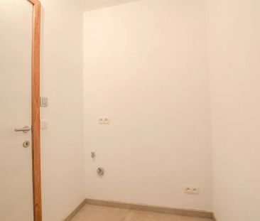 Ruim gelijkvloers appartement te huur in het centrum van Oudenburg - Photo 2