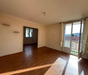 Location Appartement 4 pièces 61m² BOURG LES VALENCE 26500 - Photo 2