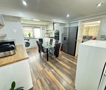 4 bedroom semi-detached bungalow to rent - Photo 6