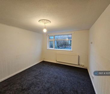 3 bedroom end of terrace house to rent - Photo 3