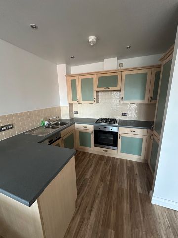 2 Bed Flat, Carisbrooke Road, LS16 - Photo 4