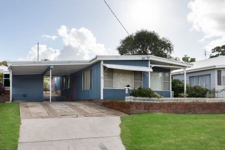 PLENTY OF HOUSE FOR THE FAMILY - Photo 3