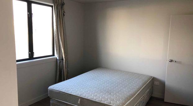 Room in shared accommodation! - Photo 1