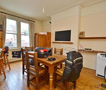 1 bedroom in a house share to rent - Photo 4