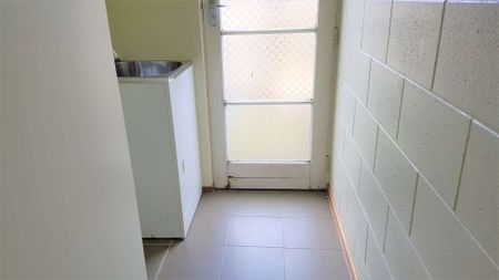 1 Bedroom, Totaravale, - Photo 2