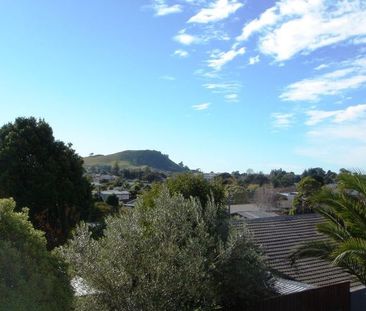 ELLERSLIE - 3 Bedroom House in a good location - Photo 3