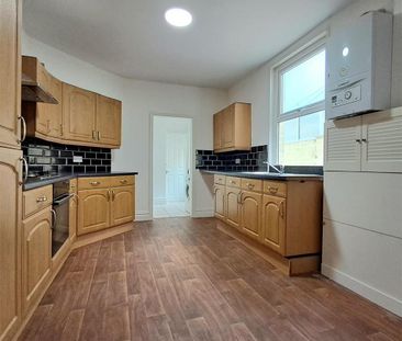 3 bedroom terraced house to rent - Photo 1