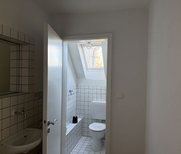 Wohnen mit Blick auf das Bismarckviertel – charmante 3-Zimmer-Dachg... - Photo 5
