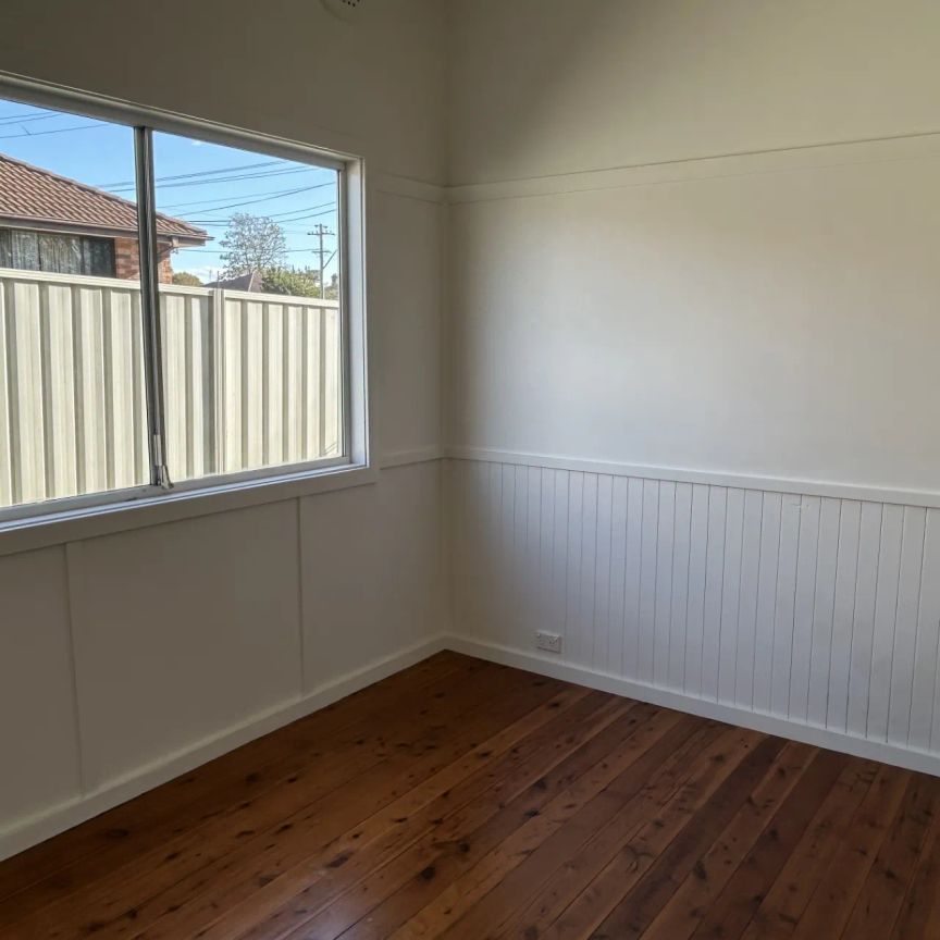 Renovated home close to everything! - Photo 1