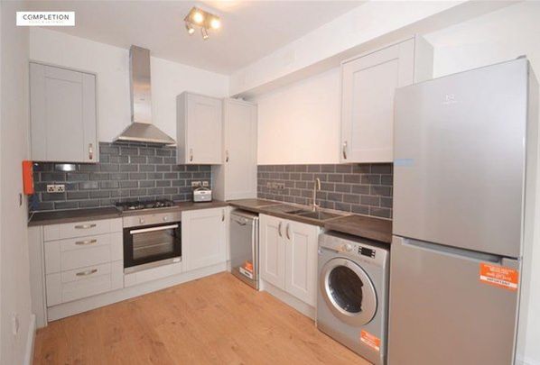 Forest Drive East, Leytonstone, London - Photo 1