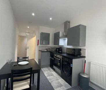 Studio to rent - Photo 4