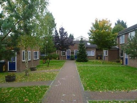 2 bedroom bungalow to rent - Photo 2