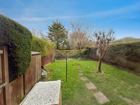 Gwaun Hyfryd, CAERPHILLY - Photo 3