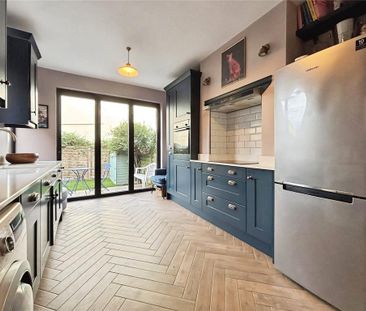 3 bedroom semi-detached house to rent - Photo 6