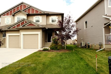 GREAT 3 BED, 2.5 BATH, 2 STOREY HALF DUPLEX W/ AN ATTACHED SINGLE GARAGE IN THE COMMUNITY OF MAPLE - Photo 4