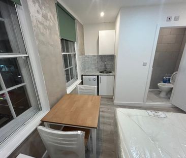 Studio Flat, London, SW1V - Photo 3