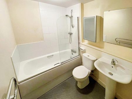2 bedroom flat to rent - Photo 5