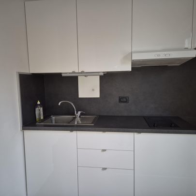 Location Appartement 1 pièce 25m² ST MAUR DES FOSSES 94100 - Photo 1