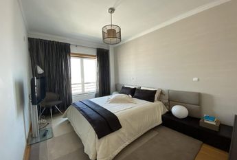 4 Bedroom Apartment with parking, Telheiras, Lisboa