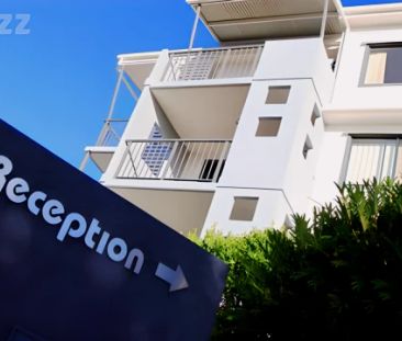 3 Bedroom / 2 Bathroom Apartment (Rent a Room) - Photo 6