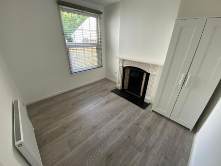 4 bedroom terraced house to rent - Photo 3