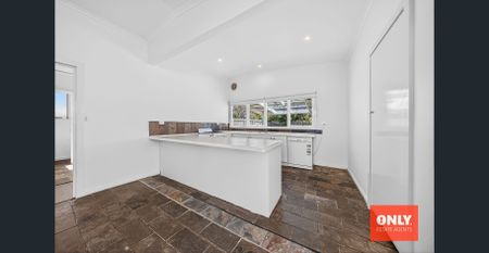 Charming Semi-Renovated 3-Bed Home - Photo 3